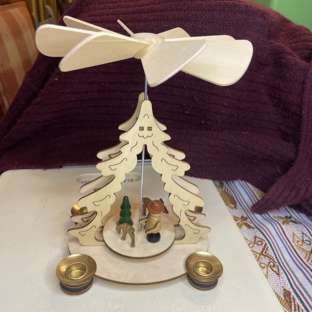 Wooden Wood Winter Scene German Candle Spin Fan Carousel Echte Handarbeit